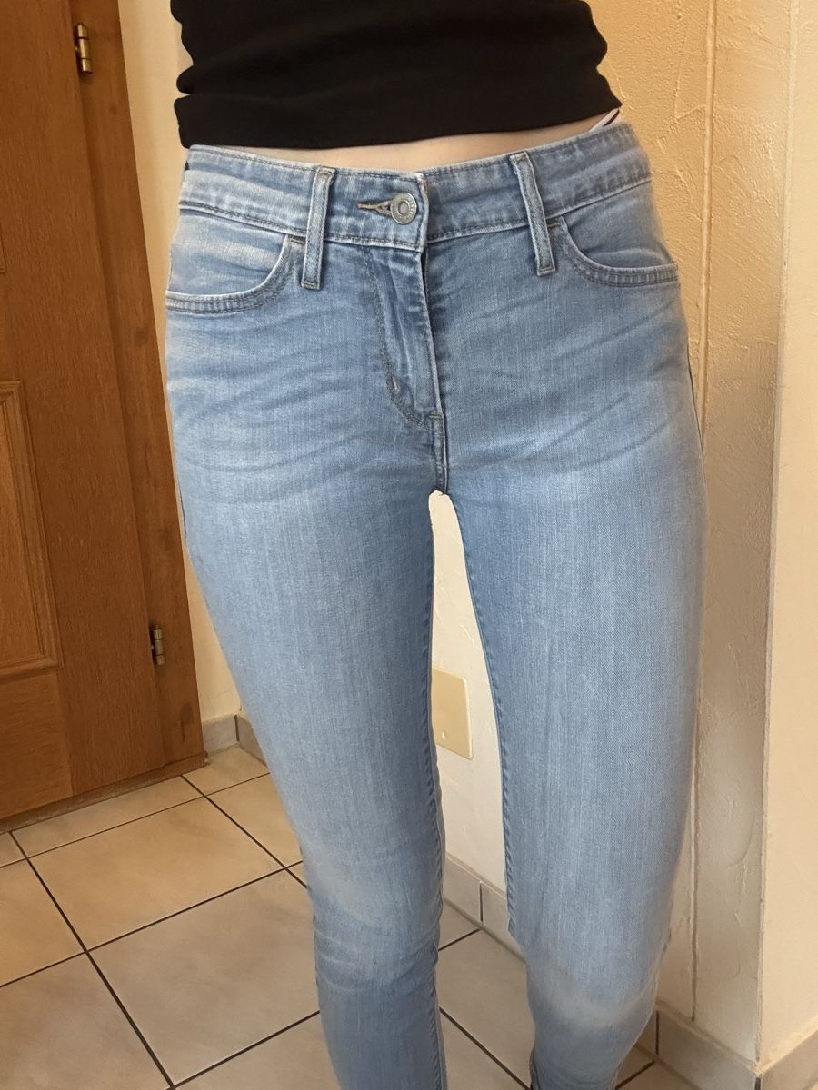 Levi's Jeans: Levi's Damen Jeans, Grösse 4/27, hellblau – Usato da Hergiswil NW venduto da kaufe_bei_kaufmann 4
