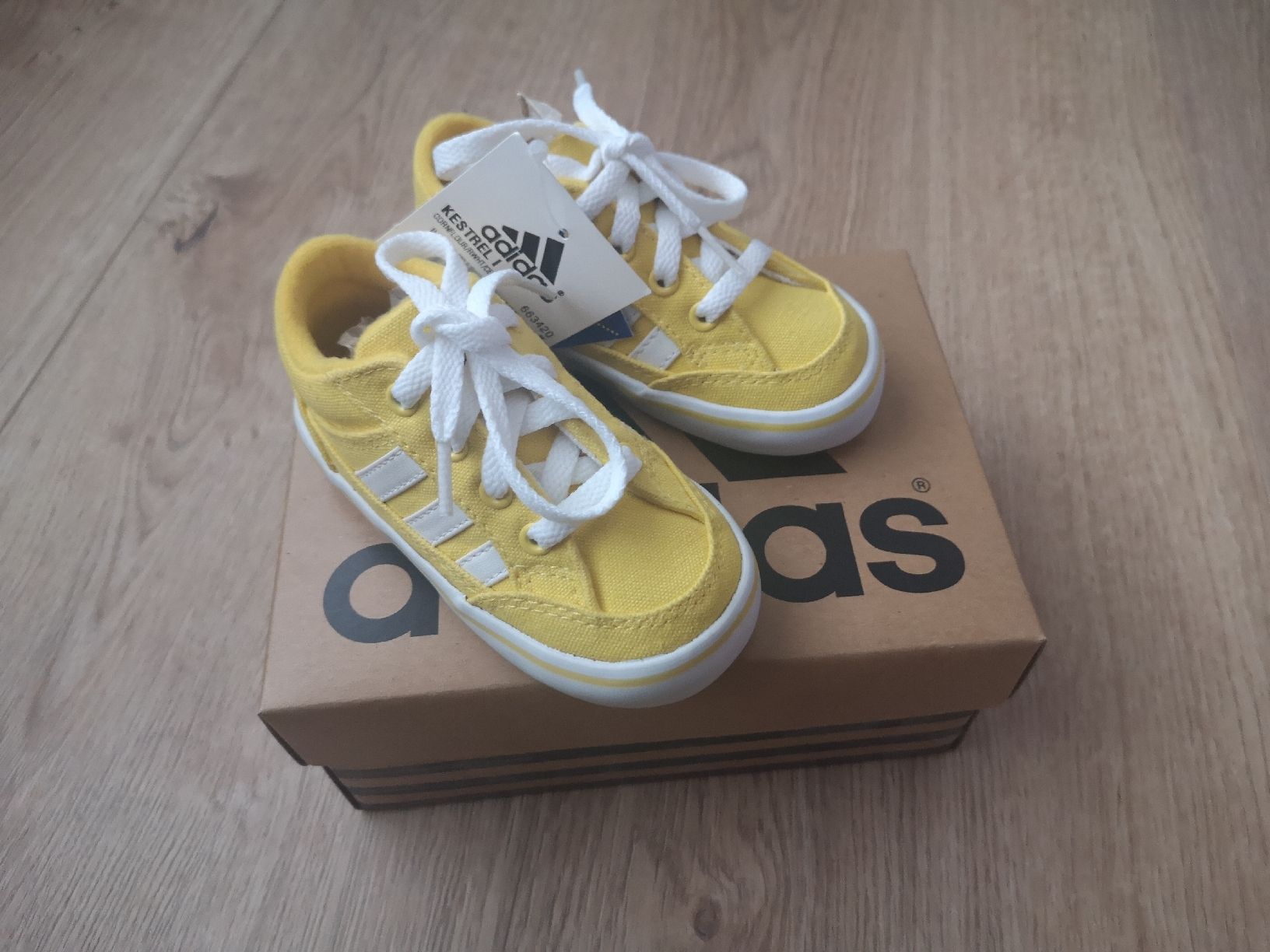 Adidas Schuhe für Jungen: Neue Adidas-Schuhe, Gr. 20, Gelb – Neu (gemäss Beschreibung) aus Ibach von FlyingFox26