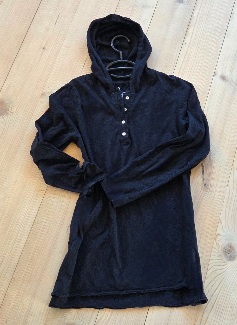 Pullover & Sweatshirts: Top/Pullover dünn,Kapuze,Chicorée,Gr.M – Gebraucht aus Siblingen von Vany_McDougall