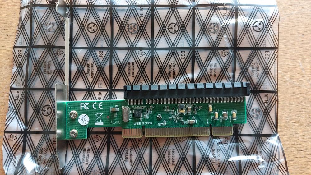 Lecteurs & Adaptateurs: PCI to PXIe X16 Adapter Intern – Neuf (Voir description) à Gersau par jonen01