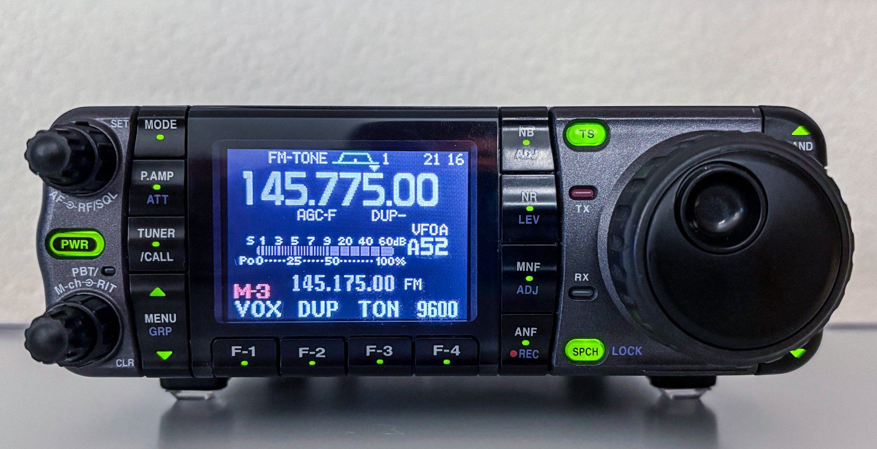 Icom Radiocomunicazione: ICOM IC-7000 – Usato da Zürich venduto da J2O 2