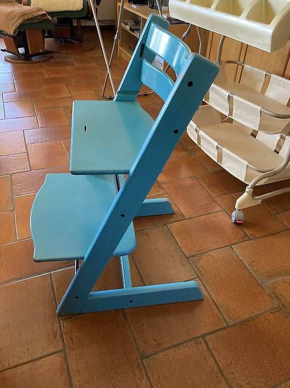 Set di tavolo e panche: Tout pour bébés  – Usato da Lutry venduto da dom_nps7 3