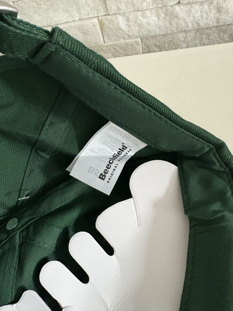 Copricapi, berretti & cappellini: Neues dunkelgrünes Beechfield Cap – Nuovo e nell'imballaggio originale da Zürich venduto da janders 2