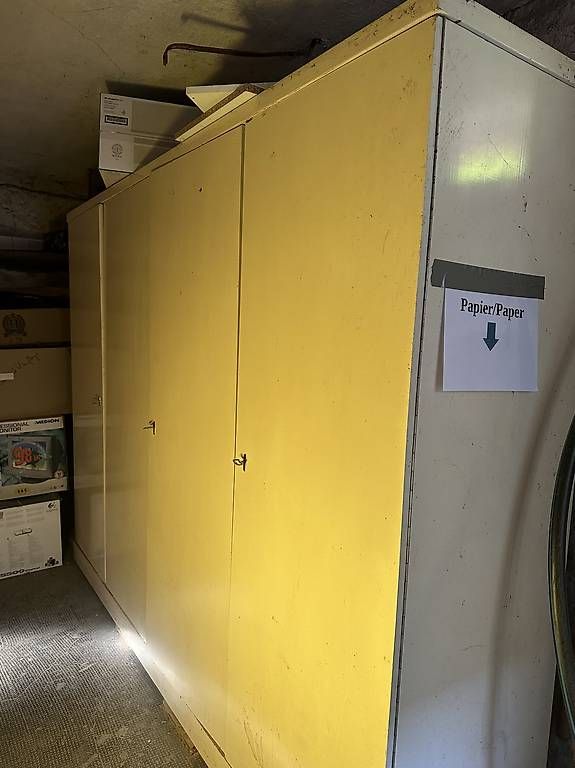 Armoires: Alter Vollholzschrank – D'occasion à Interlaken par pat_9tp8 1
