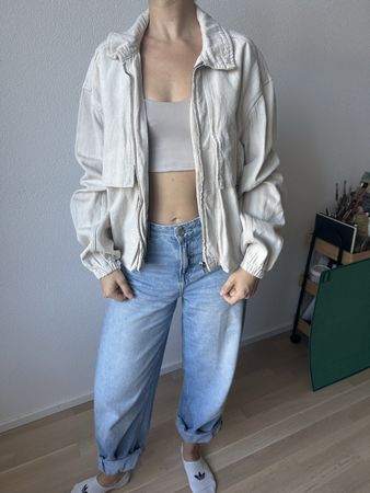 Leichte Jacke mit Reissverschluss beige