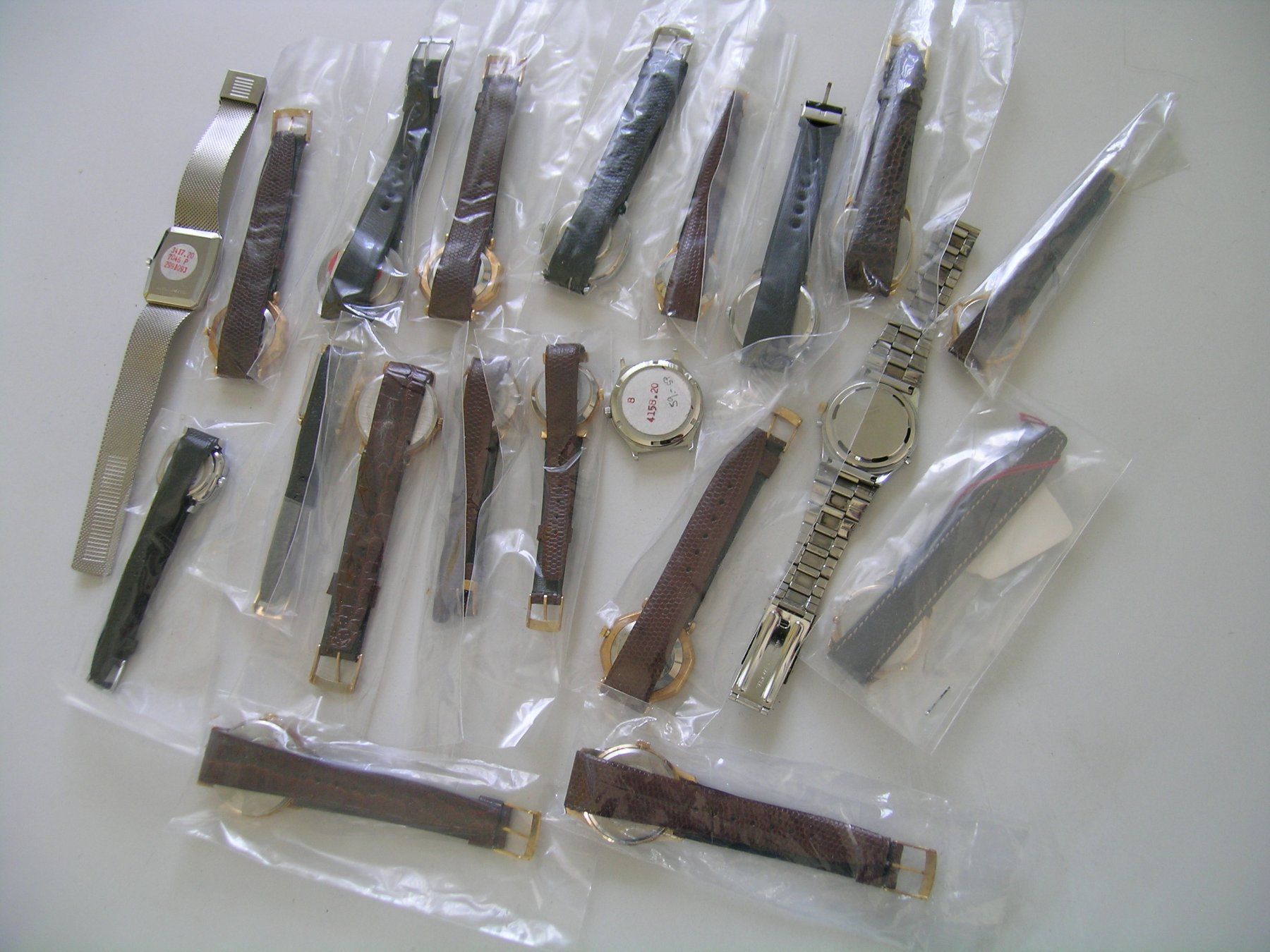 Mido Montres: 20 Postich-Uhren vorwiegend mit Bracelet – Neuf (Voir description) à Grenchen par esa-9162-9164 2