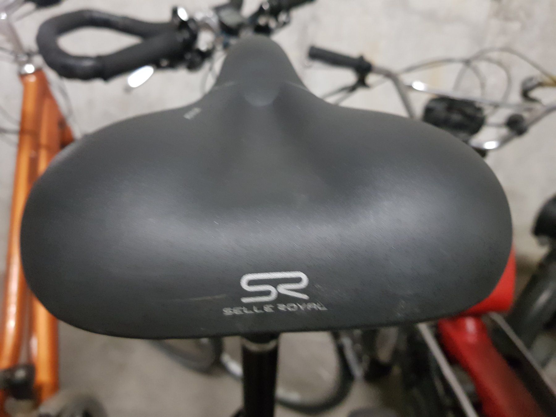 fahrradhelme mit licht Fahrradhelm mit LED-Licht – Touroll