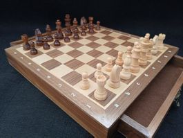 Kleines Schachspiel aus Holz