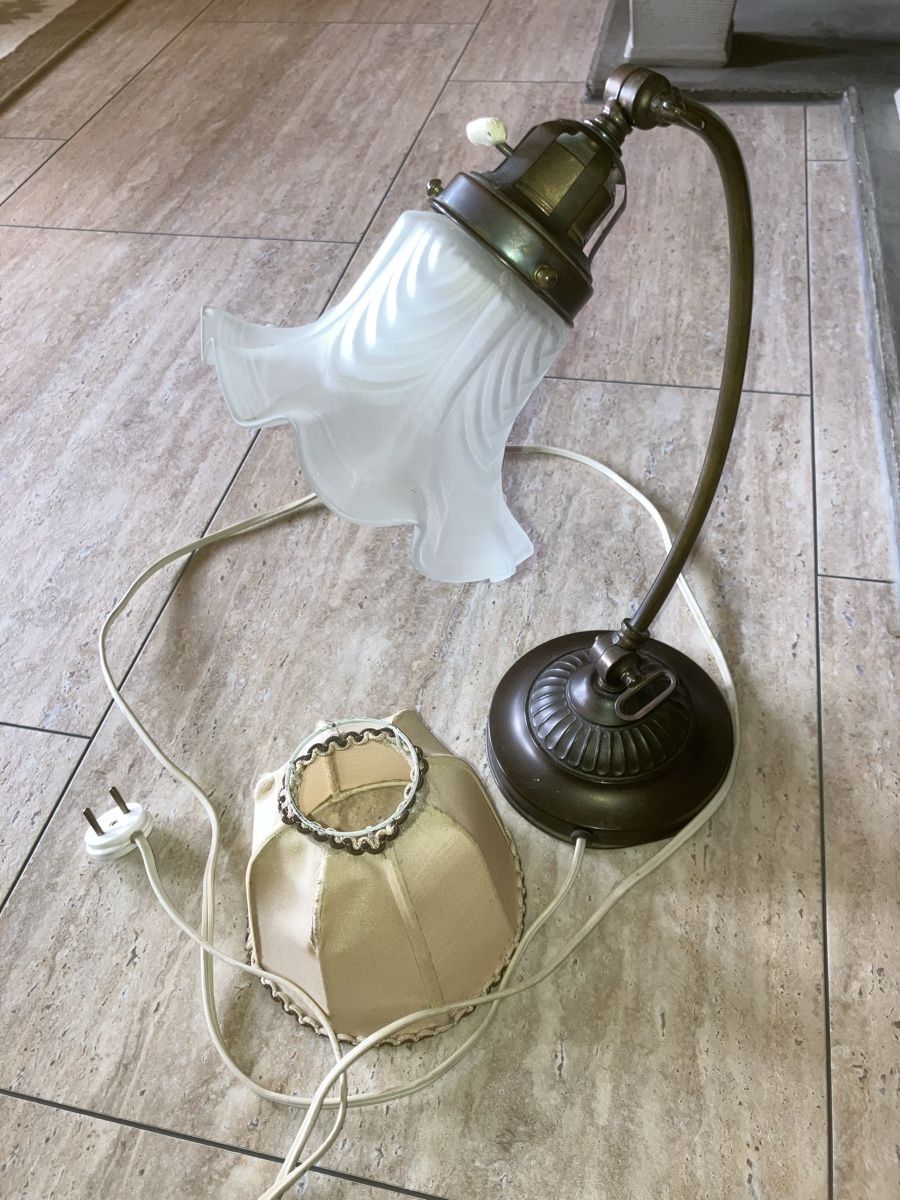 Lampade: Tischlampe E27, Drehschalter – Usato da Neftenbach venduto da 889095 1