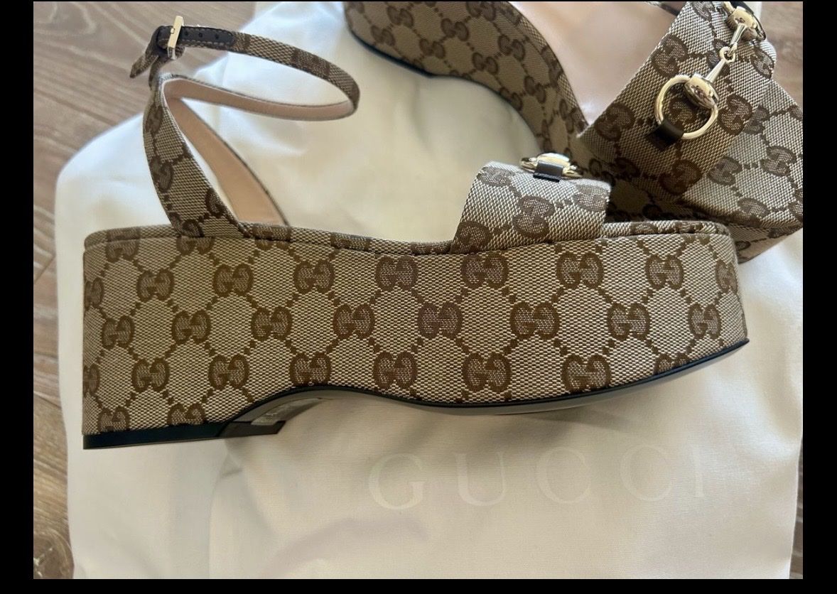 Gucci Chaussures femmes: Gucci canvas Sandale Gr.38 – Neuf avec emballage d'origine à Pfäffikon SZ par EMMA0111 6