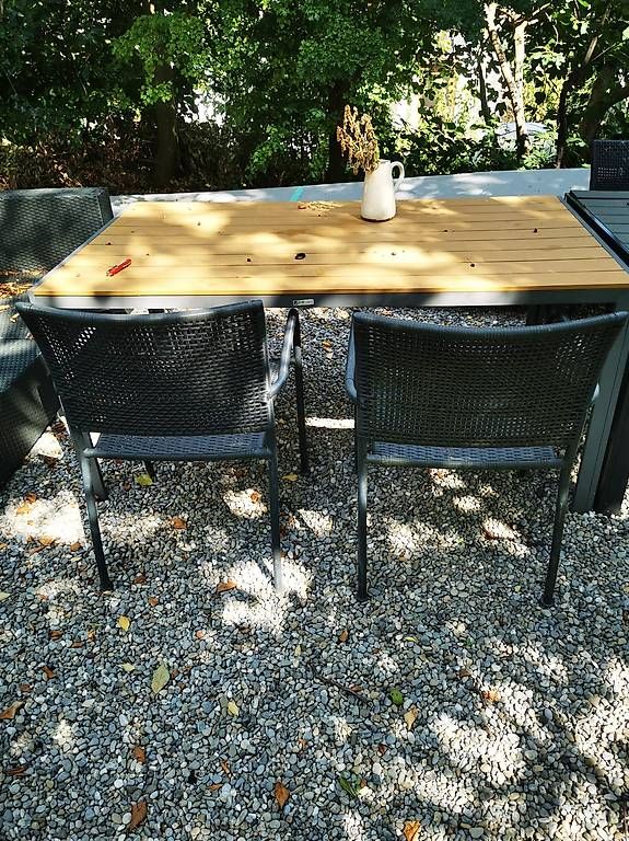 Tables: Gartentisch und 6 Stühle – D'occasion à Arbon par Sunna1