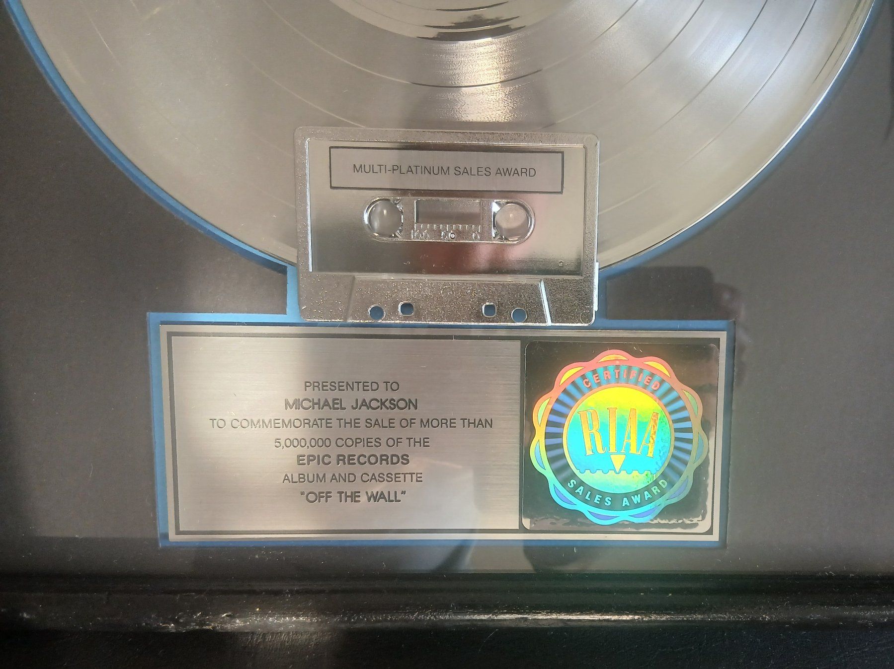 Dischi in vinile: Michael Jackson "Off The Wall" RIAA award 5 platinum – Usato da Dietikon venduto da mih_xsk8 1