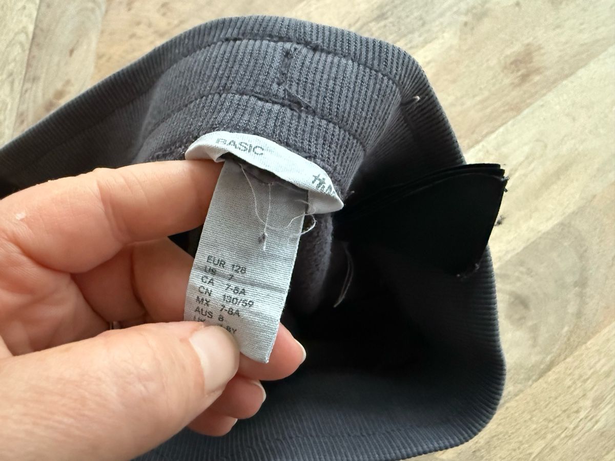 H&M Pantaloni: Jogginghose Mädchen Gr. 128 – Usato da Eggenwil venduto da Lissi82 2