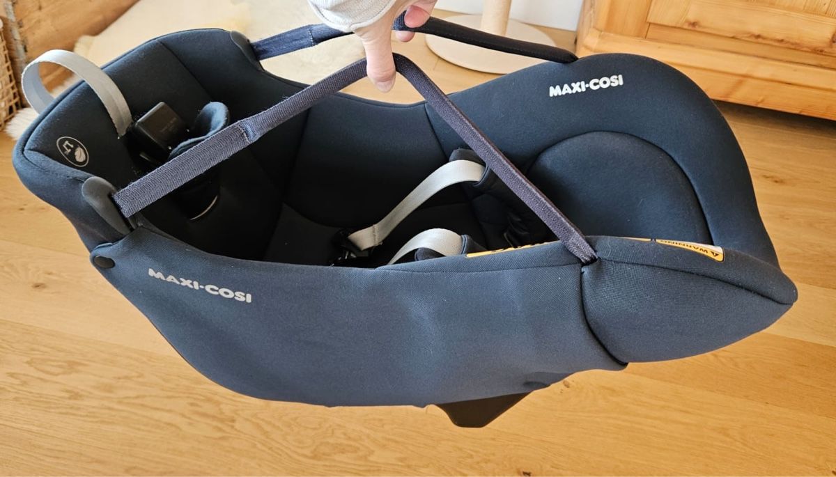 Maxi-Cosi Sièges auto: Maxi-Cosi Babyschale mit Isofix Station  – D'occasion à Lampenberg par SuisseStore 5