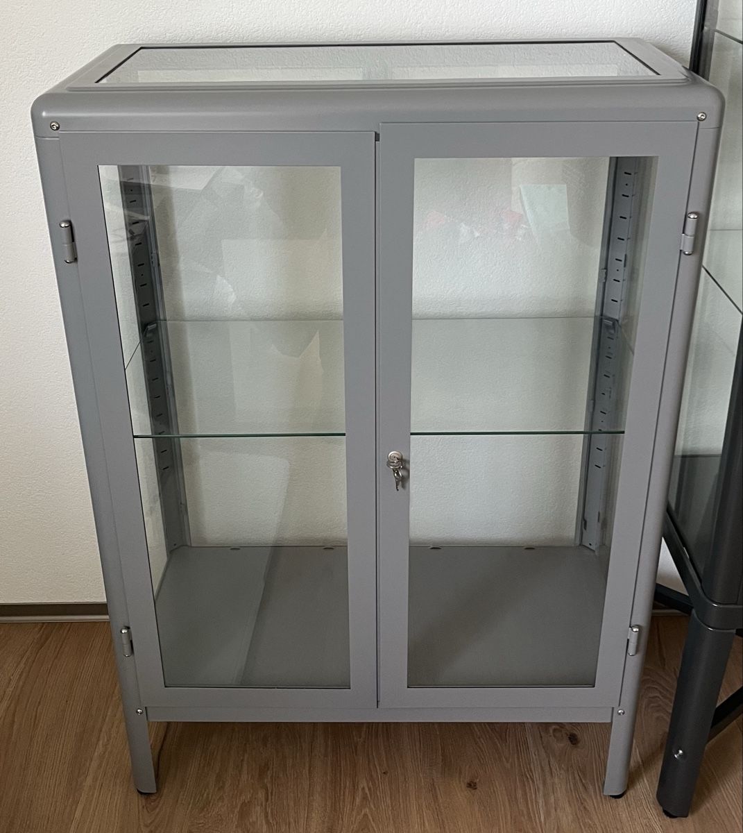 Ikea Vitrines: Ikea Fabrikör Vitrine – D'occasion à Tafers par thunsch_