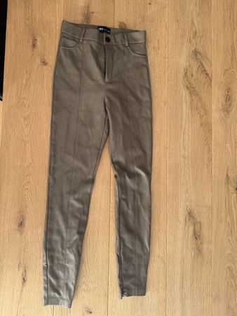 Zara Kunstleder Leggings, Khaki, Gr. S - Herbst Must-Have!