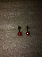 OHRRINGE MODESCHMUCK,,ROT FARBE,,GLANZIG