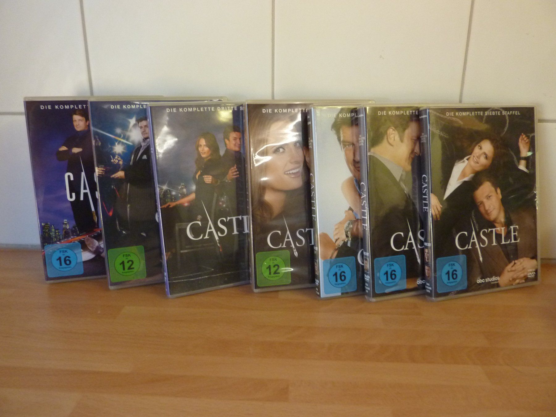 Tutti i DVDs: Castle Staffel  1 - 7 – Usato da Niederscherli venduto da Zahnd1
