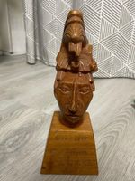 Statue en bois