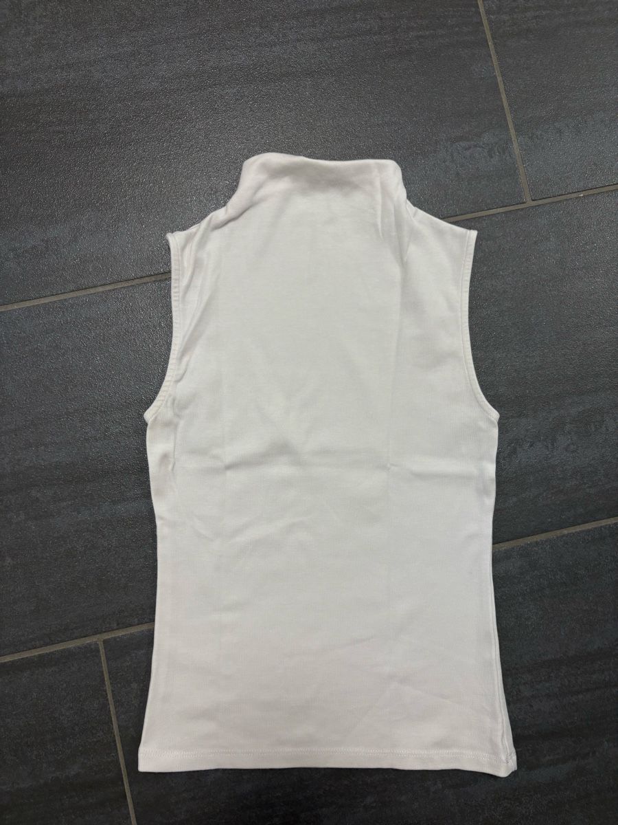 Stradivarius Top: Ärmelloses Stradivarius Top mit Rollkragen M – Usato da Rümlang venduto da svent 1