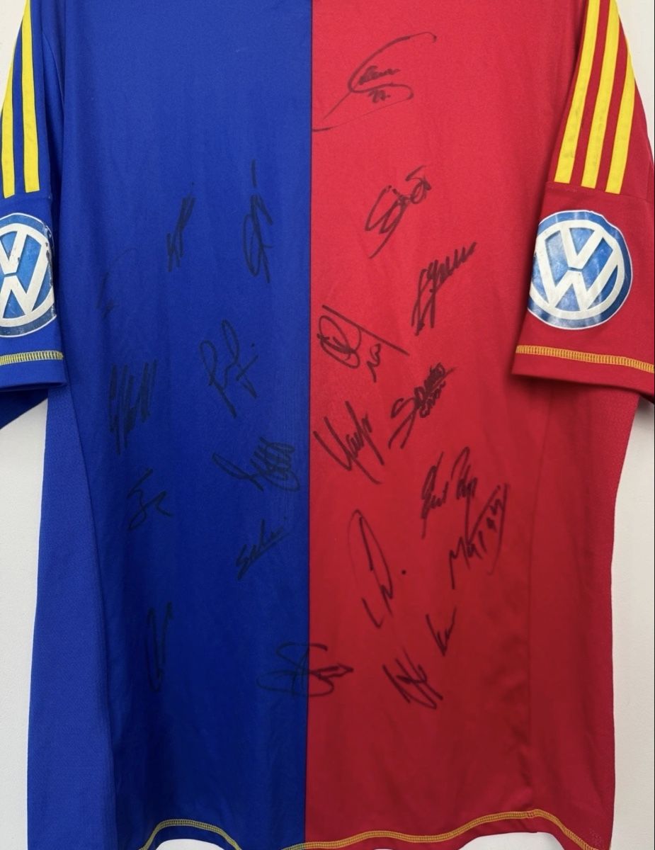 FC Basel Leibchen & Hosen: Fc Basel 2012/13 signiertes Trikot – Gebraucht aus Allschwil von lor_6cgq 3