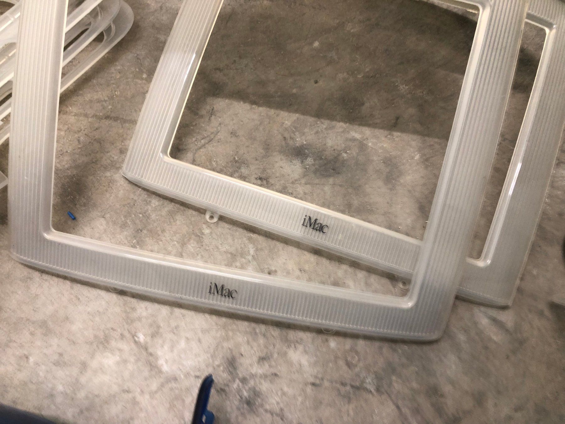 Apple Custodie: Gehäuse von iMac für Lampe oder ähnliches – Usato da Hinterkappelen venduto da atomschnee 6