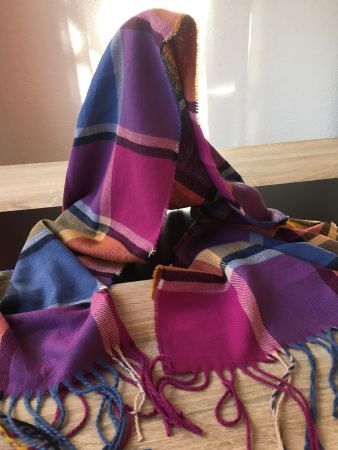 191 Brandneues Lila Magenta Warmer, weicher und leichter Sch