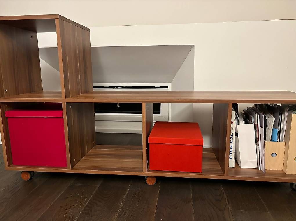 Scaffali: Como/libreria a scalino con rotelle – Usato da Soazza venduto da afa_r6cx