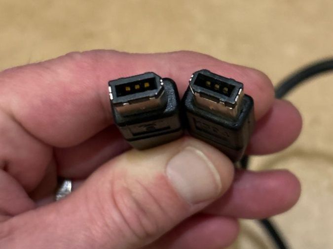 Kabel: 2 Kabel- Firewire – Gebraucht aus Guntershausen von Gloominati 1