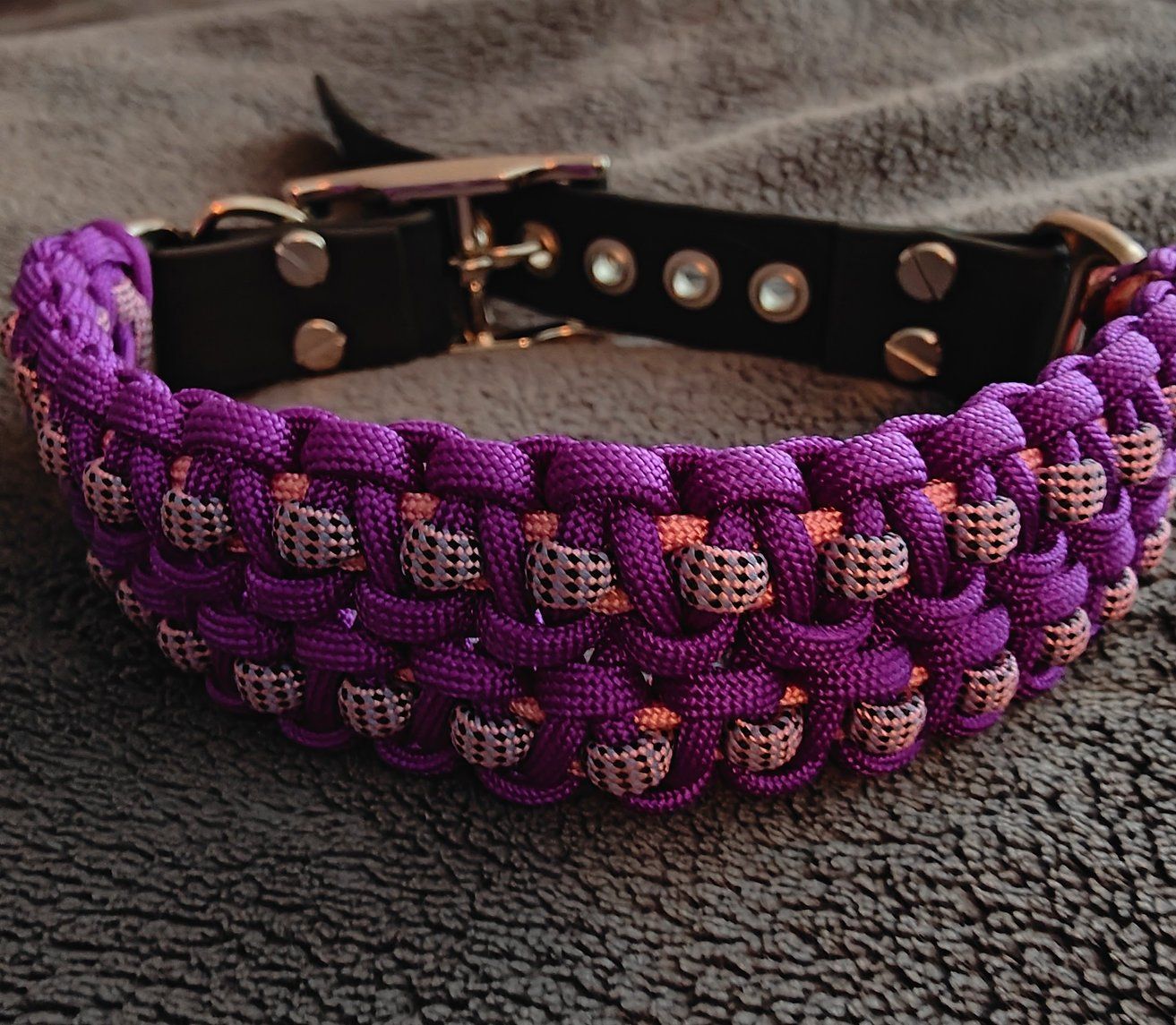 Guinzagli & Collari: Neu! Hundehalsband Gr. S/M – Nuovo (secondo la descrizione) da Kandergrund venduto da Sam1818