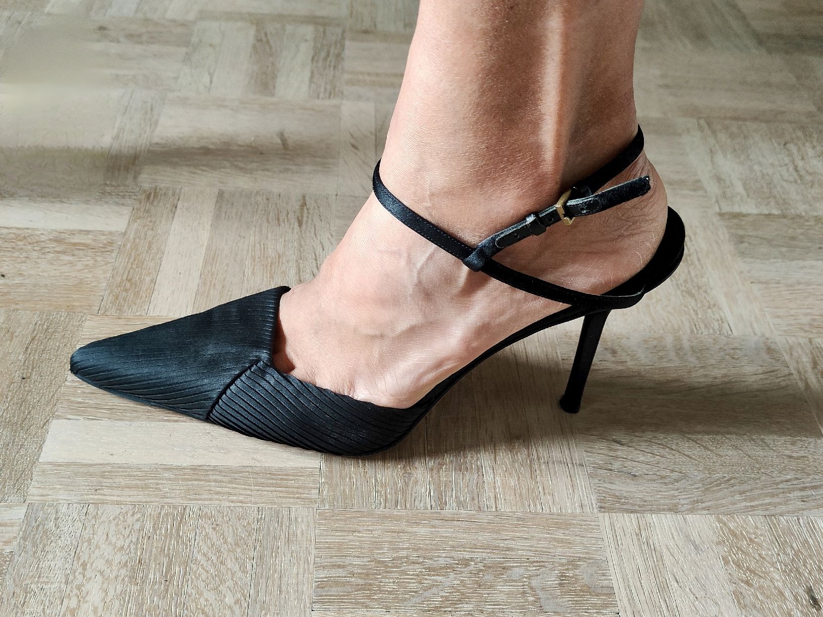 Gucci Damenschuhe: Scarpe Gucci con tacco – Gebraucht aus Morbio Inferiore von isa_nl66 5