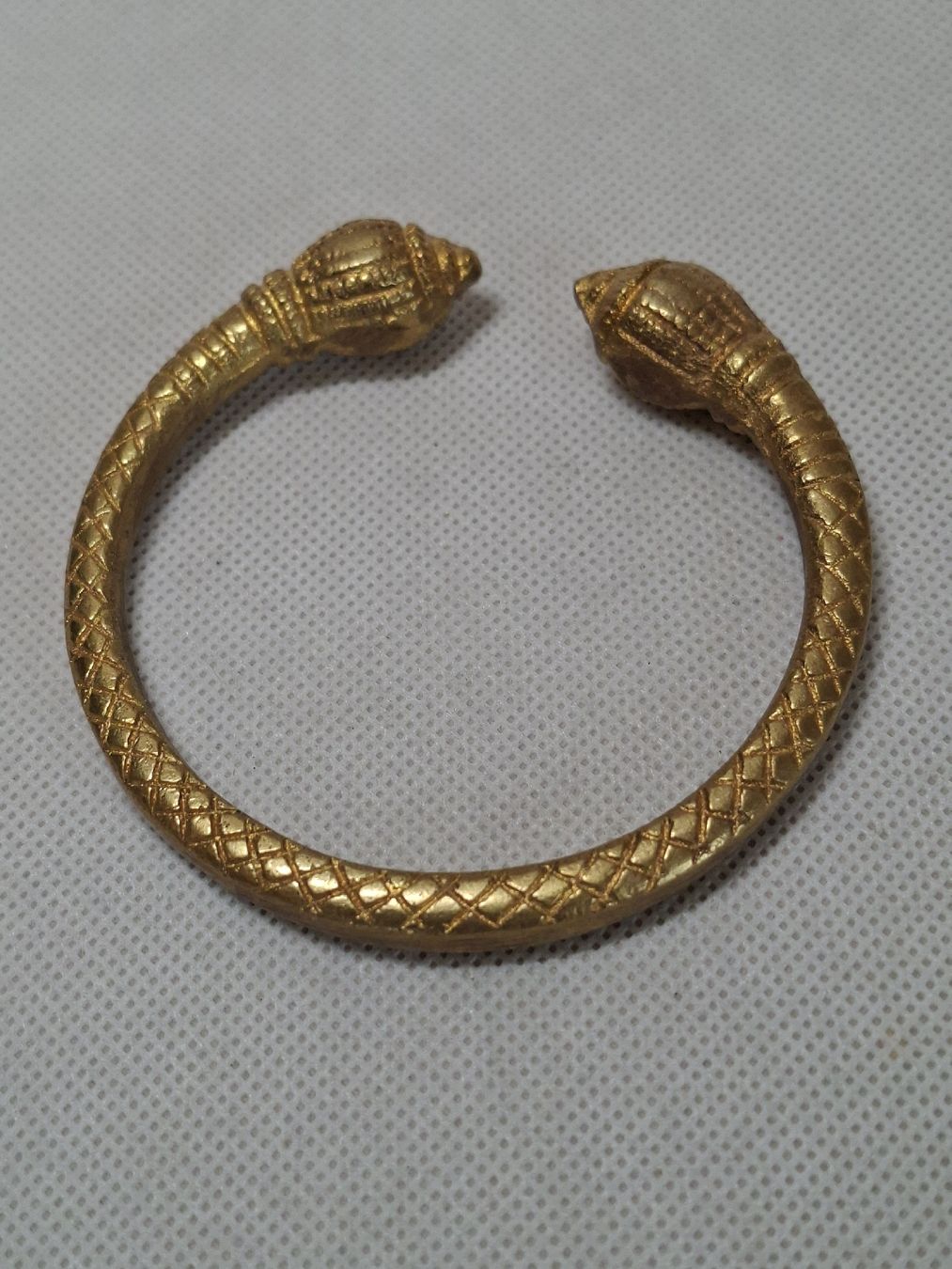 Armbänder & -reifen: Armreif Goldfarben Messing  – Gebraucht aus Ipsach von jpbo 1