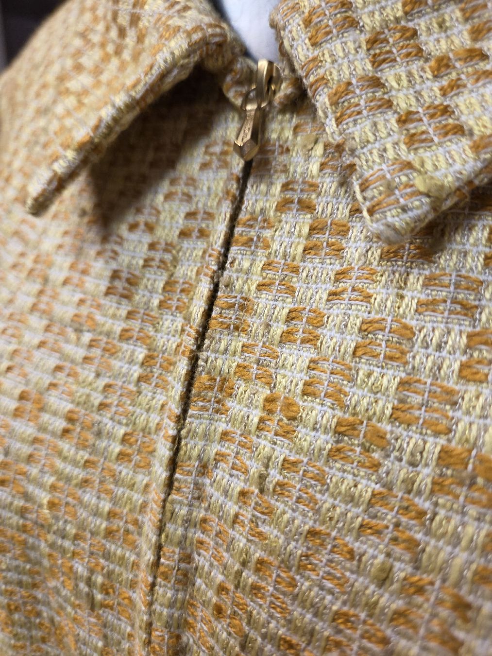Chanel Mäntel: Chanel Vintage Tweed Coat – Gebraucht aus Zürich von finesse.shop 4