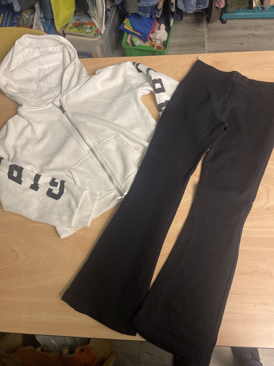 C&A Lotti & Set di vestiti: C&A Kleiderset Gr.134/140 – Usato da Obergerlafingen venduto da cabo4