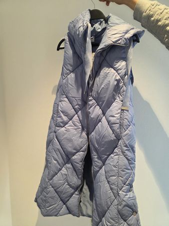 Winter Weste mit Kapuze, Grösse 44, Farbe Hellblau