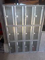 Garderobenschrank