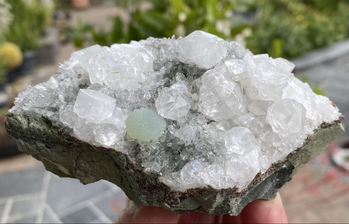 Minerali & Pietre curative: Top Apophyllit mit grünem Gyrolith – Usato da Selzach venduto da 321compac 1