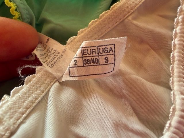 Altra biancheria intima: Lot de 12 Slips dame Charlott – Usato da Enges venduto da cordec 2