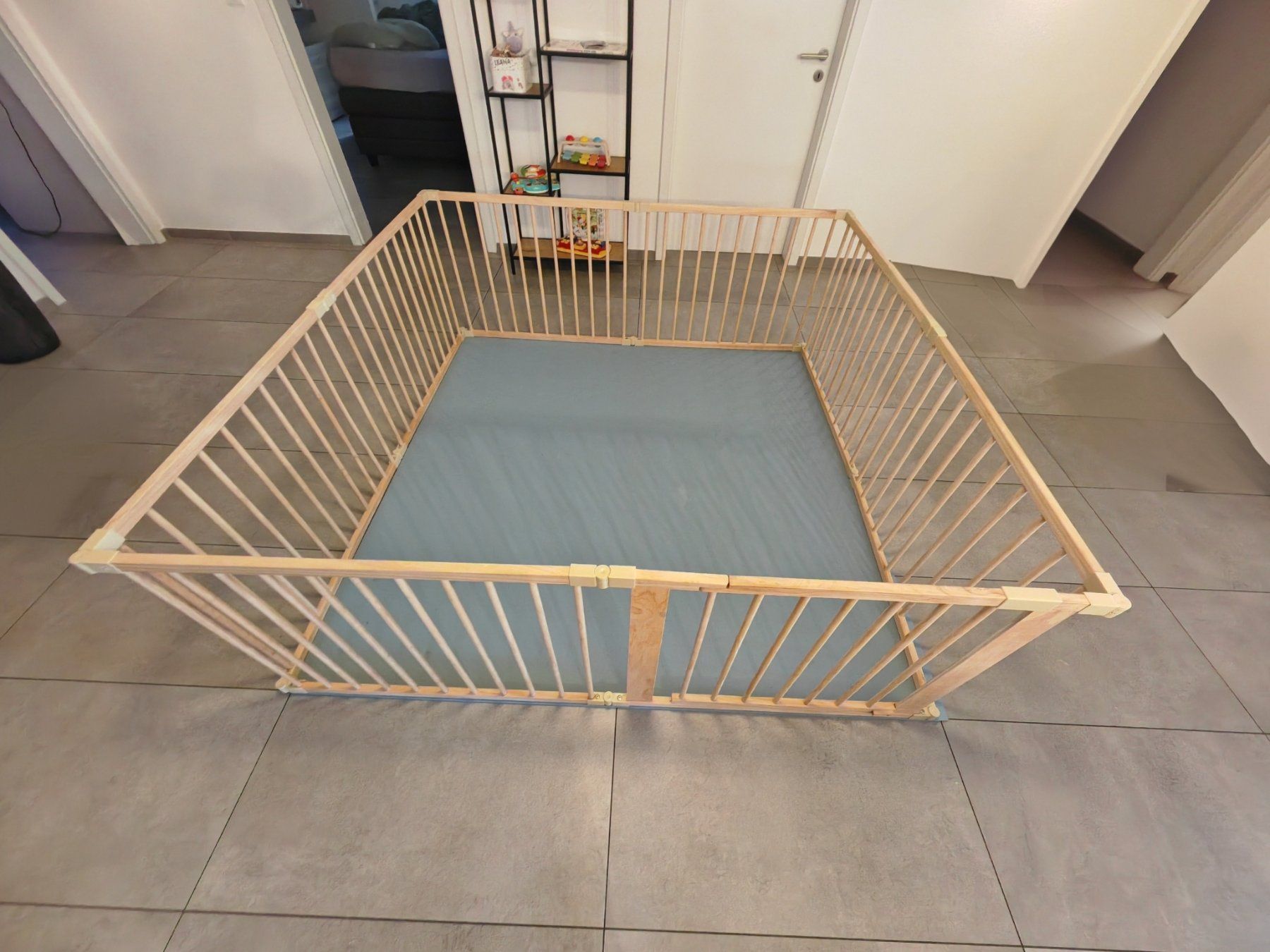 Box & Barriere di sicurezza: Laufgitter mit Schaumstoffunterlage – Usato da Bronschhofen venduto da Skemaner_Abay