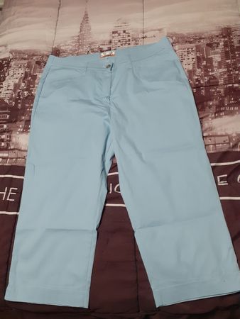 Damen Caprihose hellblau Baumwolle Grösse 42 guter Zustand
