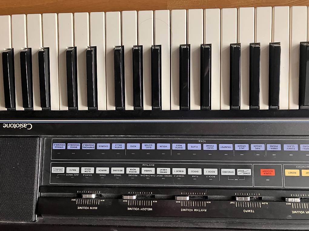 Strumenti musicali: CASIOTONE - CT6000 synthétiseur  – Usato da Genève venduto da augustin-sj 3