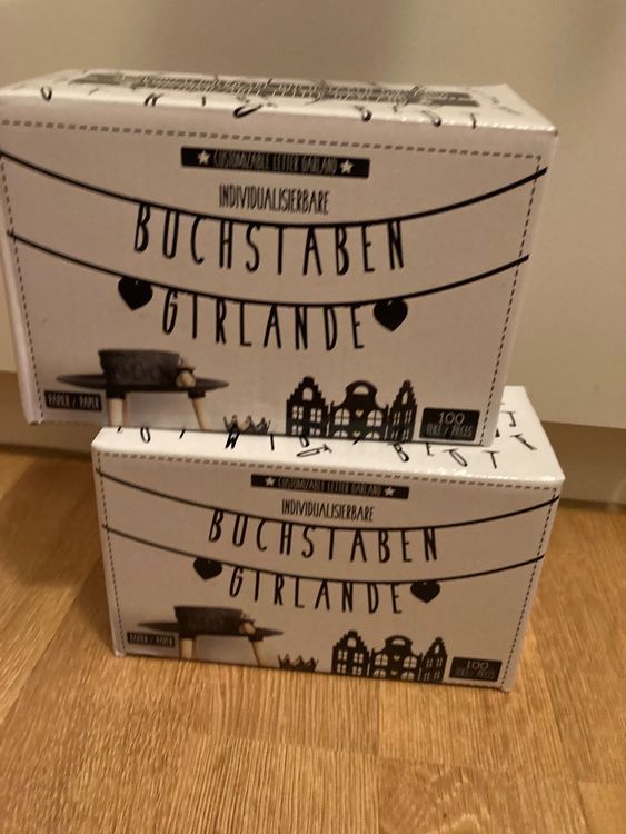 Buchstabengirlande "Frohe Weihnachten" – 2,9 M Lang, Rot/grün, Mit Geschenkmotiven