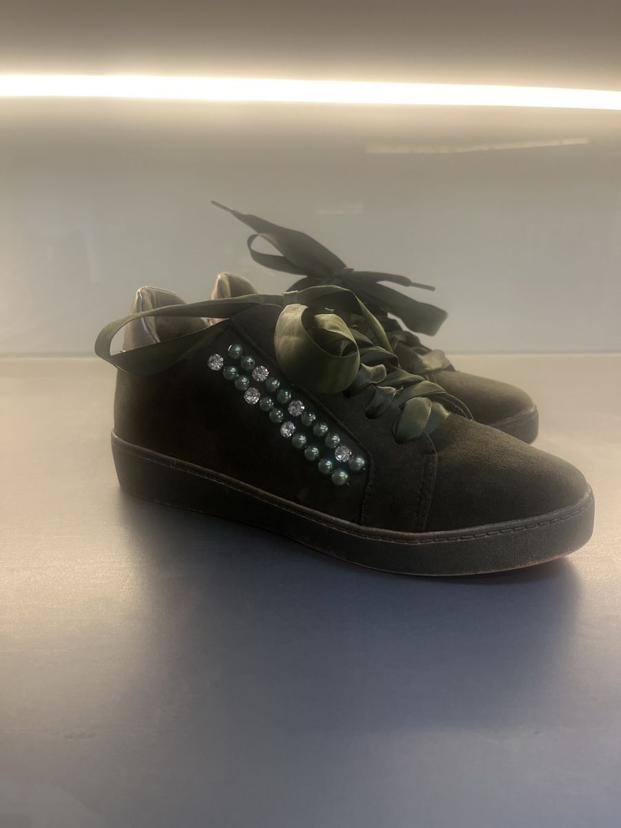 Damenschuhe: Trendy Damen Sneaker grün mit Perlen Gr.36 – Gebraucht aus St.Gallen von Monrose 4
