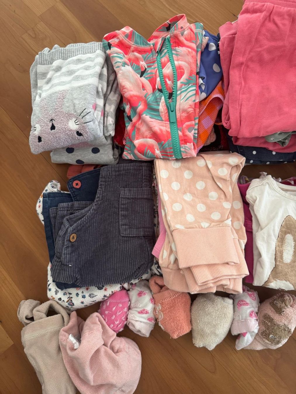 Lotti & Set di vestiti: Kleiderpaket Mädchen Grösse 86 – Usato da Hinwil venduto da Bbudget