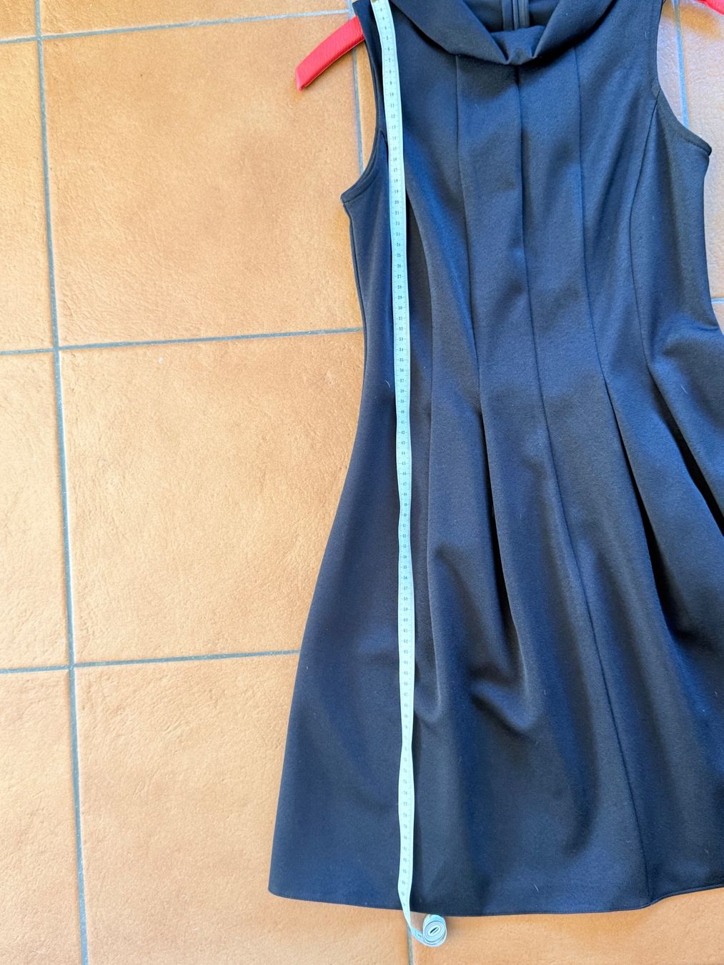 Vestiti: Abito nero elegante con colletto – Nuovo (secondo la descrizione) da Bellinzona venduto da bul_mvy5 9
