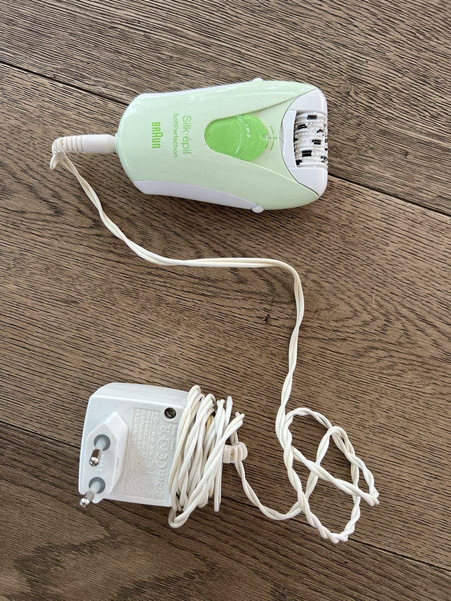 Braun Epilatori: Braun Silk-épil SoftPerfection Epilierter – Usato da Schenkon venduto da NCB77 1