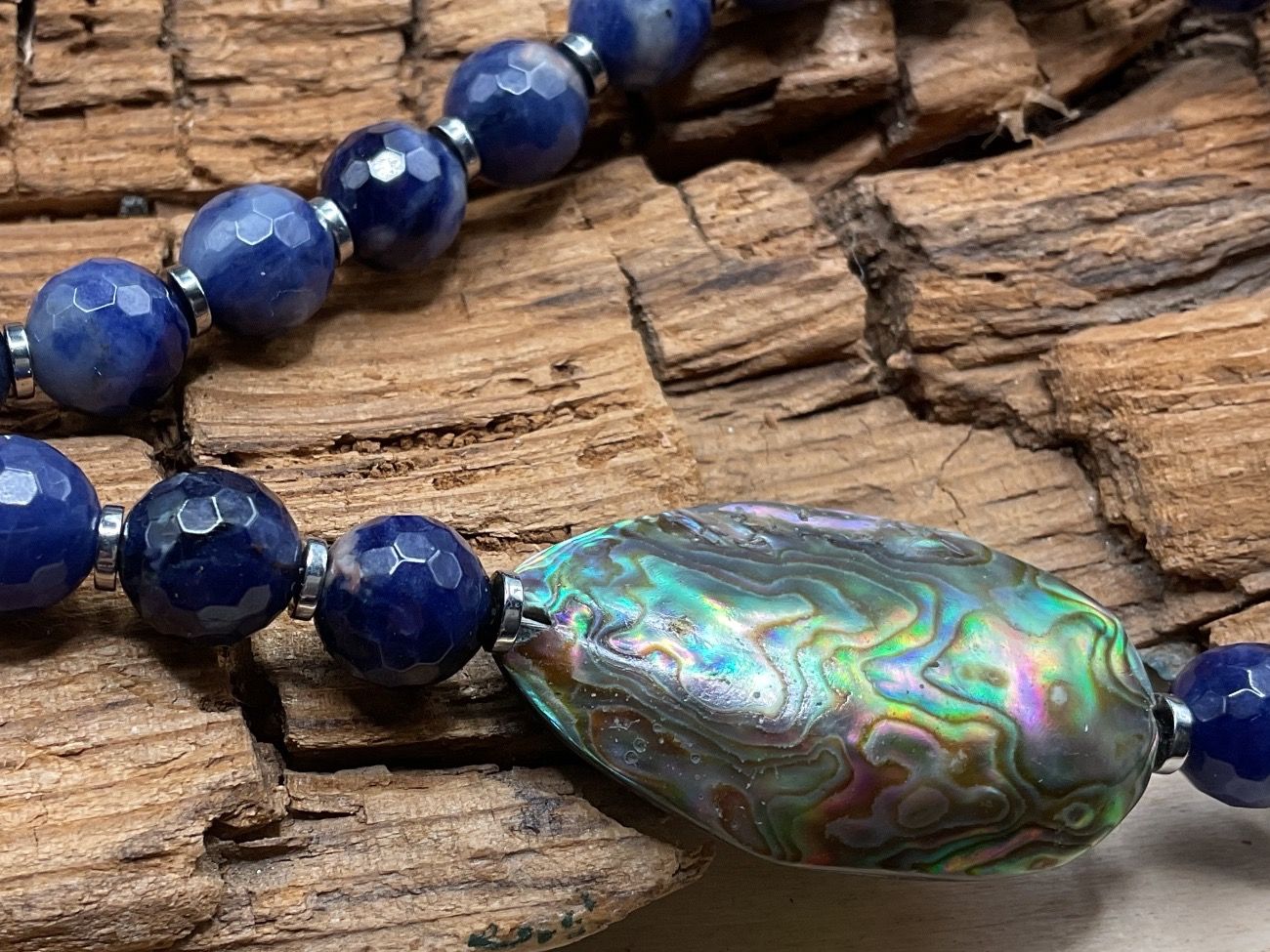 Catenine: Collier Sodalith, facettiert mit Pauamuschel – Nuovo (secondo la descrizione) da luzern venduto da Alpendorf1 1