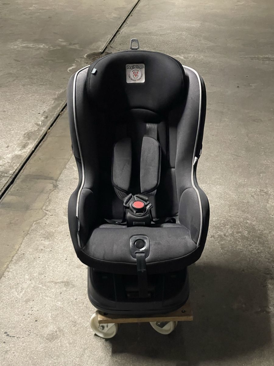 Peg Perego Seggiolini per auto: Siège auto Peg Perego Viaggio noir, occasion – Usato da Genève venduto da gil_mzg8 2