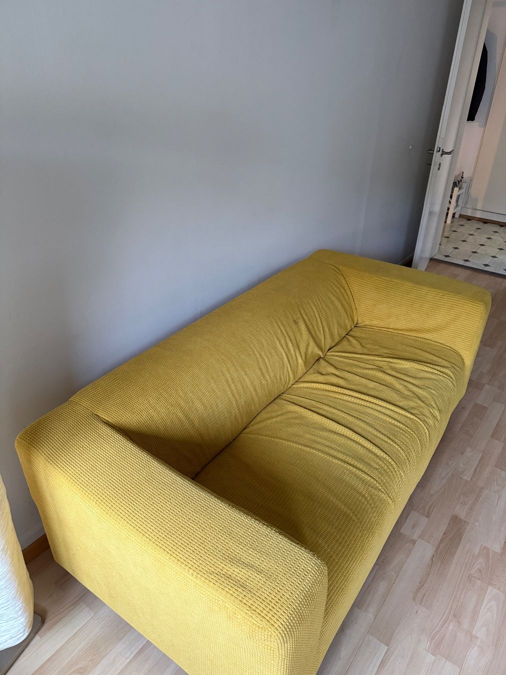 Sofas: Gratis Yellow sofa – Gebraucht aus Zürich von bilko26 1