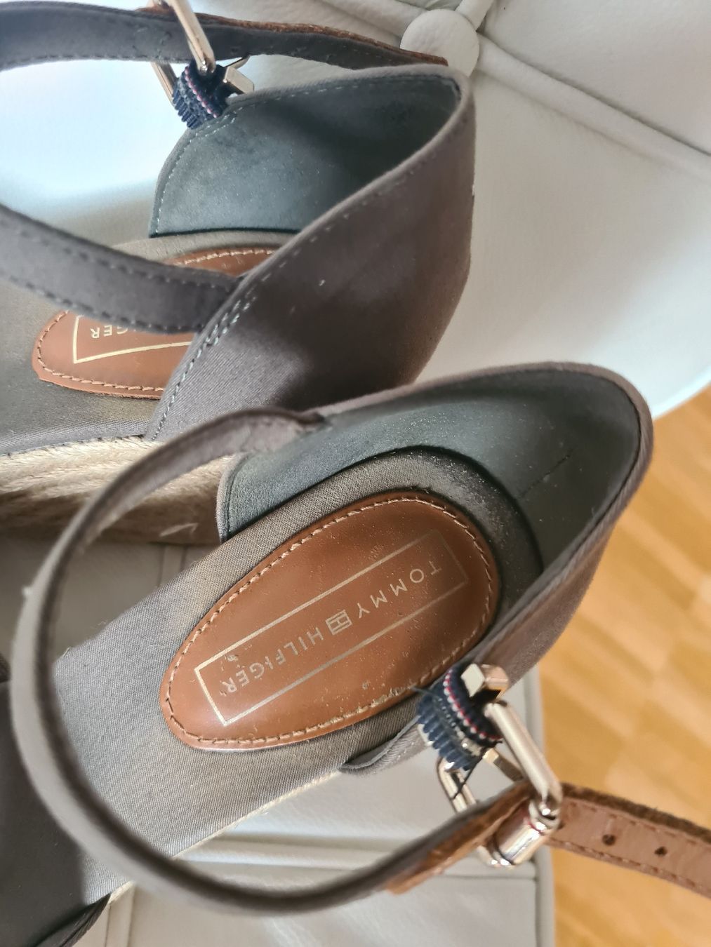 Tommy Hilfiger Scarpe da donna: Sommerschuhe Thommy Hilfiger – Usato da Ebmatingen venduto da Gelegenheit77 4